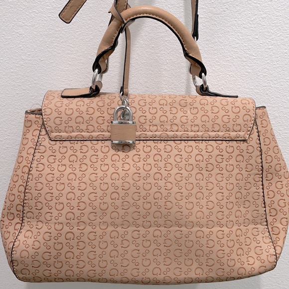 COPY - GUESS Handbag Tan Used with Shoulder strap - Picture 4 of 8
